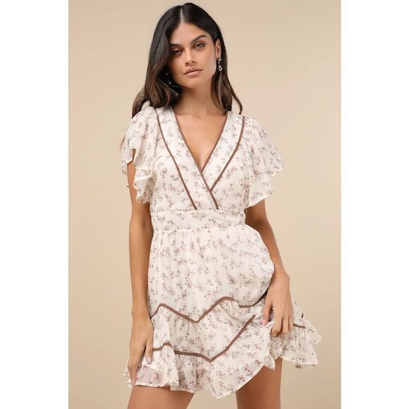 Lulus Adored Outing Ivory Floral Flutter Sleeve Surplice Mini Dress Size L NWT - Picture 1 of 11